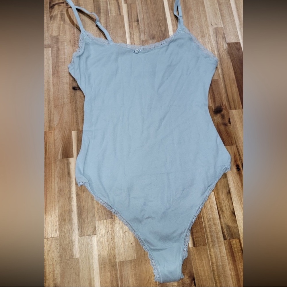 Skims 2XL Cami Bodysuit NWT Sky Blue Lace Trim Soft Minimal - Picture 2 of 4